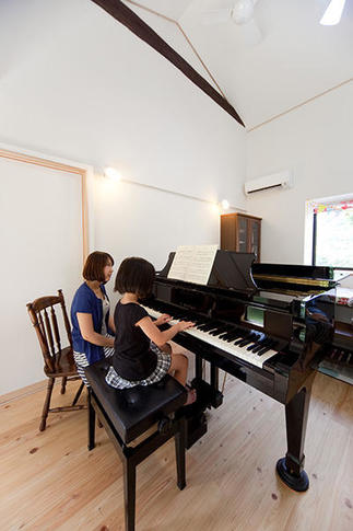 ピアノ室