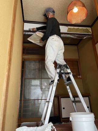 増塗りをする左官屋さん②
