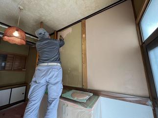 増塗りをする左官屋さん①