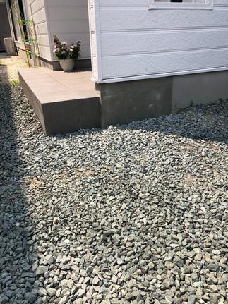 【施工後】　玄関タイル