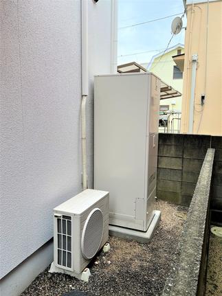 エコキュートも土台をしっかりと造り、設置完了！