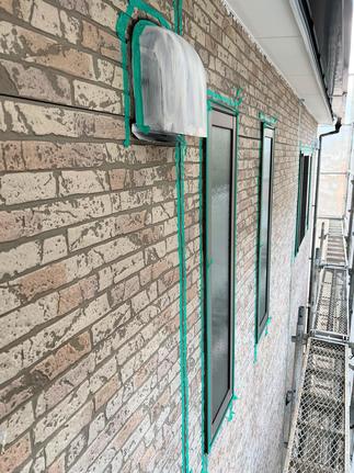 全面確認を行った上で、劣化しているコーキング箇所は打ち直します