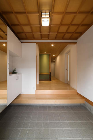 以前の面影を残した玄関