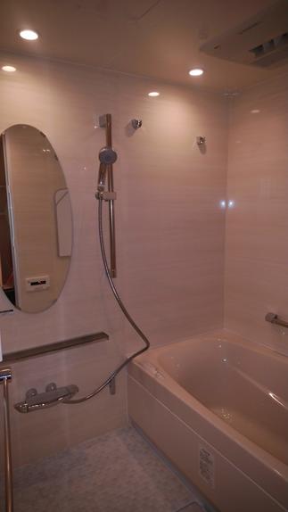 調光ダウンライトでムーディーに