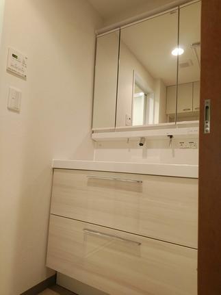 洗面化粧台　LIXIL　エルシィLC