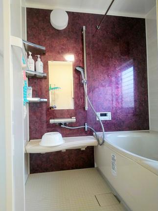 シックな色合いで高級感のあるアクセントパネル