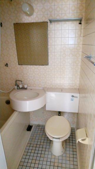 3点ユニットからトイレを別にした2点ユニットにリフォーム