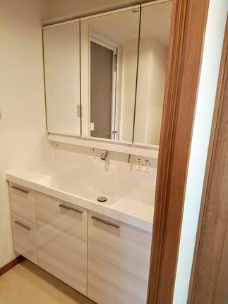 収納量が大幅にアップした洗面化粧台