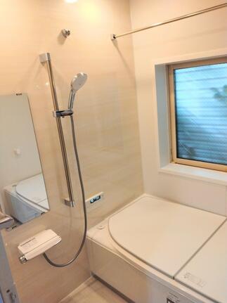 やわらかな木目調で、くつろぎの空間に