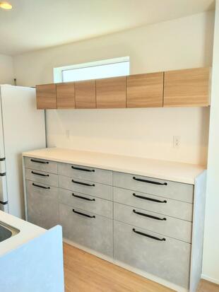 「魅せる」と「仕舞う」を両立。STEDIAで叶えた北欧モダンなキッチン収納