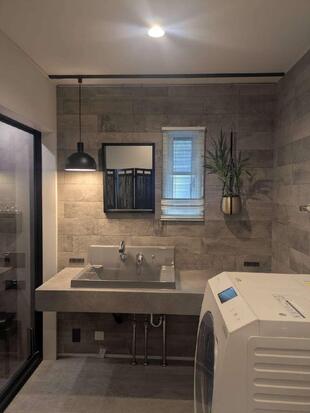 【カスタムバニティ】日常を非日常へ、モダン・ホテルライクな洗面・バスルーム