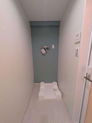 やわらかな色合いで整えた、落ち着きのある内装。