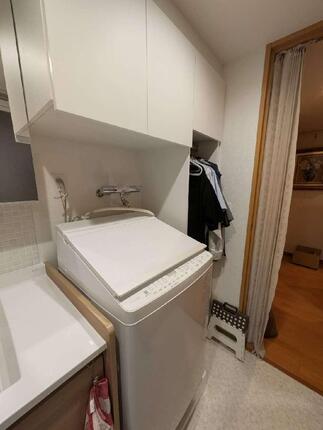 「使う・しまう」をその場で完結させる収納動線 