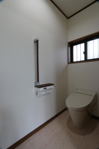 お母様用寝室横トイレ