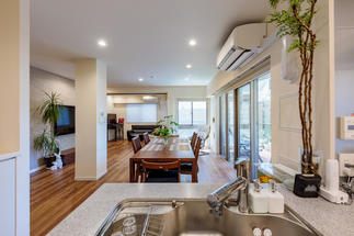 キッチンからの眺めも気持ちよく