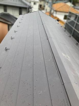 『軽量屋根材でお手軽』カバー工法