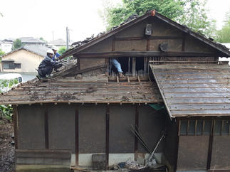 屋根解体