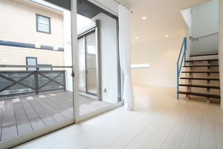 リビング＆ウッドデッキ