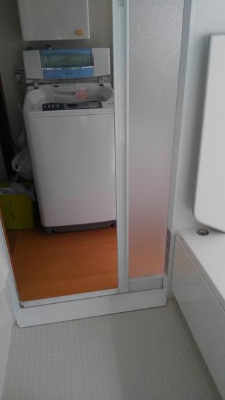 7㎝程あった段差も解消され、ご高齢の方も浴室への出入りが安心です♪