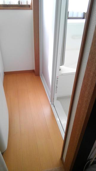 折れ戸から引き戸に