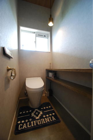 トイレ　【LIXIL　サティスS】