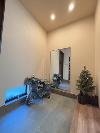 玄関の位置を変えて