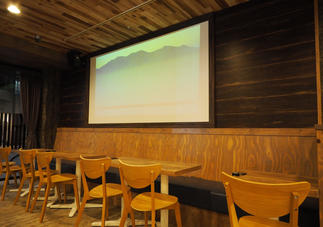 大型プロジェクター　迫力があります！！