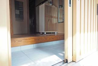 玄関内部　After