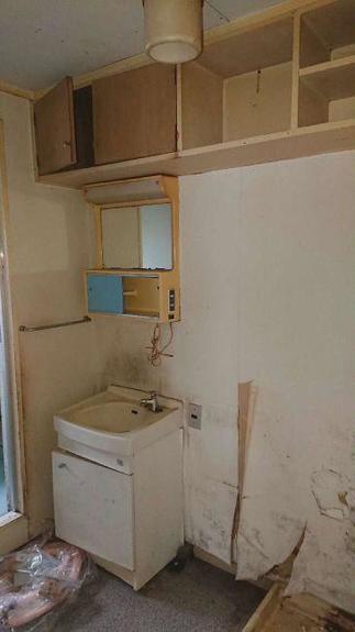 洗面化粧室　Before