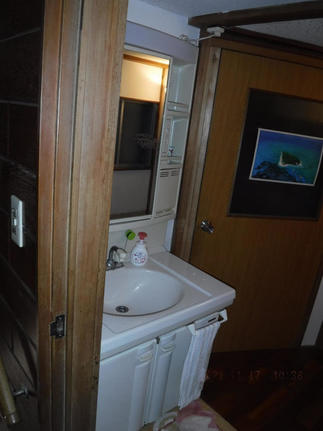 洗面化粧室　Before