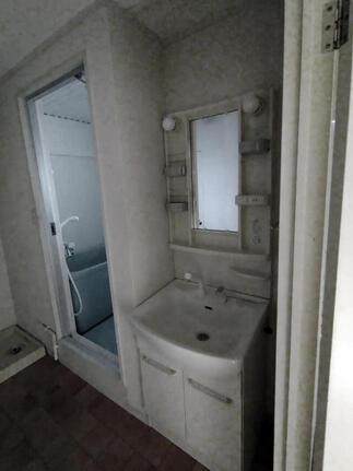 洗面脱衣室　Before