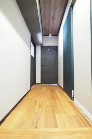 玄関入口　After