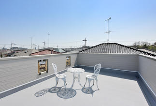 お庭とはまた違う、さえぎるものが何もないバルコニー。