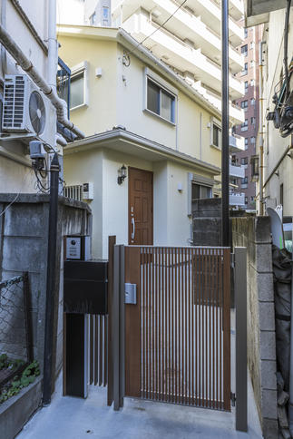 敷地を有効に活用し、門まわりもスマートに。