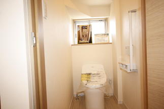 スッキリとしたフォルムのトイレ