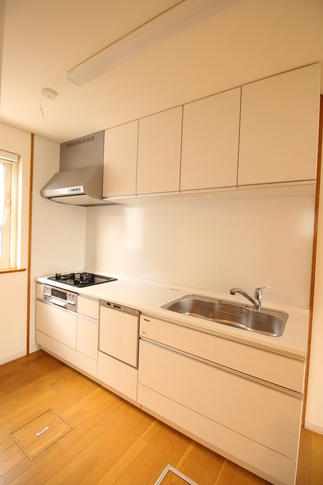 ピカピカのキッチンに生まれ変わりました