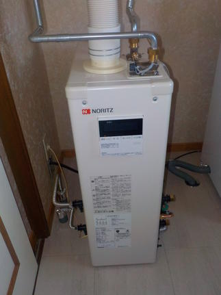 給湯ボイラーも新しくしましたよ！！