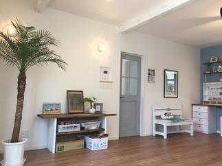 サーファーズテイストの爽やかなリビングルームに生まれ変わりました