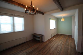 リビング繋がりの可愛い洋室