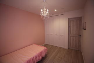 お嬢様仕様の子供部屋です