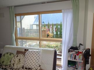 リビングの内窓を取付ました。冷気の侵入を防ぐ工事で簡単な施工で大丈夫!!