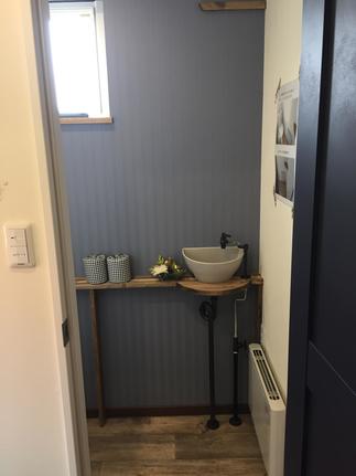 トイレだってこんなにスタイリッシュな仕上がりに・・・