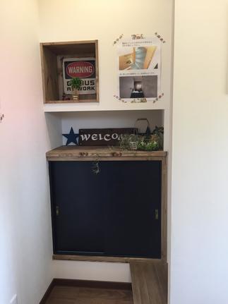 玄関回りもさりげなくカッコ良く・・・