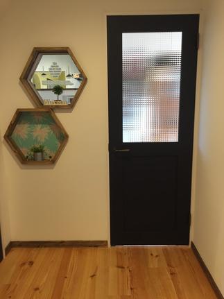 リビングルームに入るドアは素敵にしたい！！