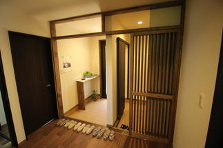 猫が外に出ないような和モダンな玄関