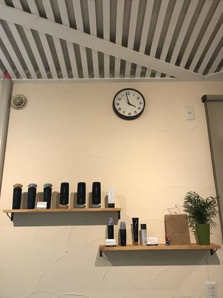 壁に飾るお仕事道具の見せ方も抜群にいいですね