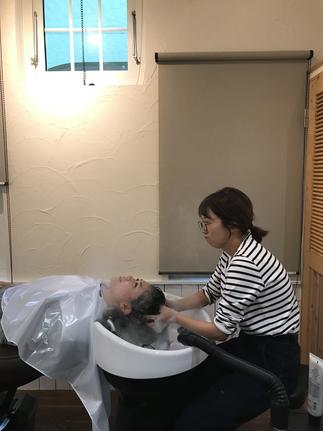 当社のスタッフもヘッドスパにて癒されました