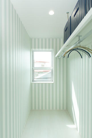 家族全員分の大容量クローゼット