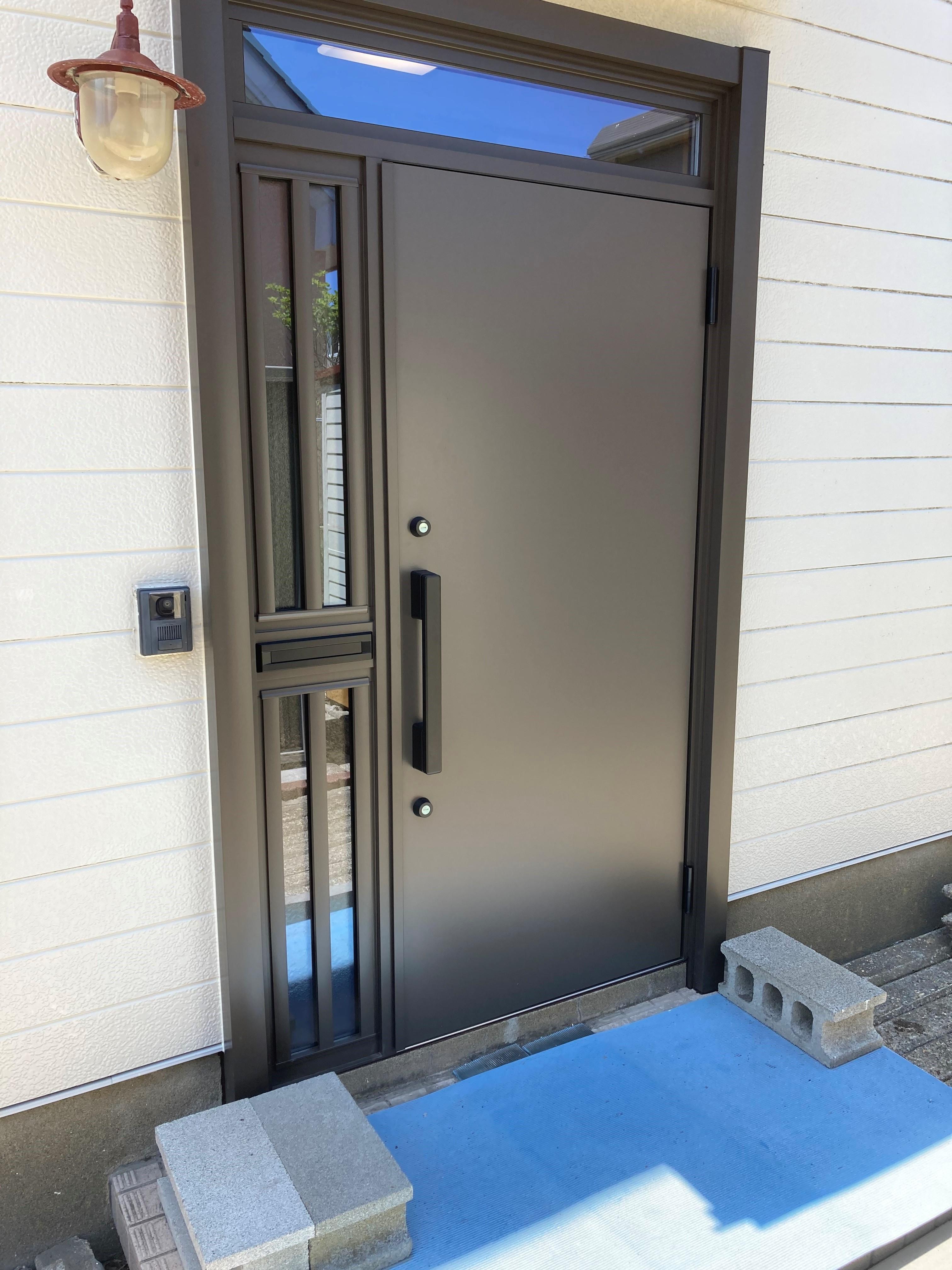 瀬戸川町 小山様邸 玄関ドア完成写真.jpg