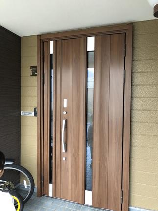 リシェントで重厚感あふれる玄関へ